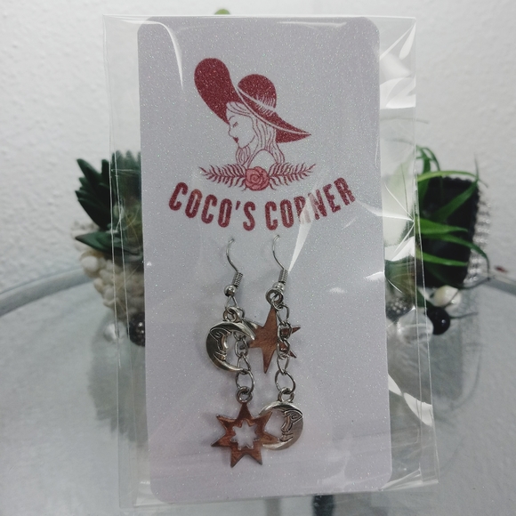 Moon and stars celestial dangle earrings - Picture 5 of 7